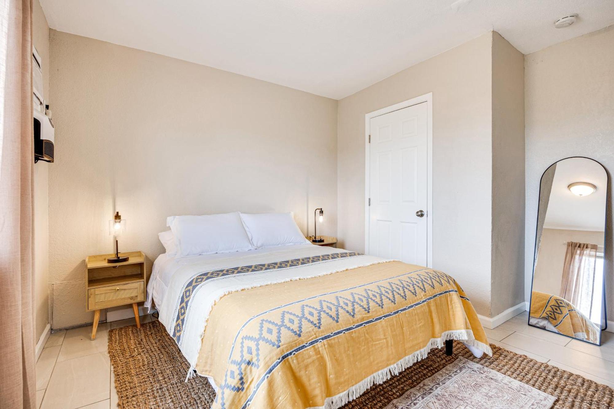 Convenient Joshua Tree Apartment - Walk To Town! Екстер'єр фото