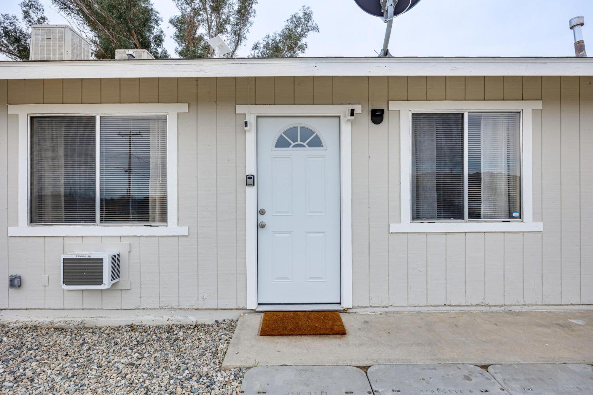 Convenient Joshua Tree Apartment - Walk To Town! Екстер'єр фото